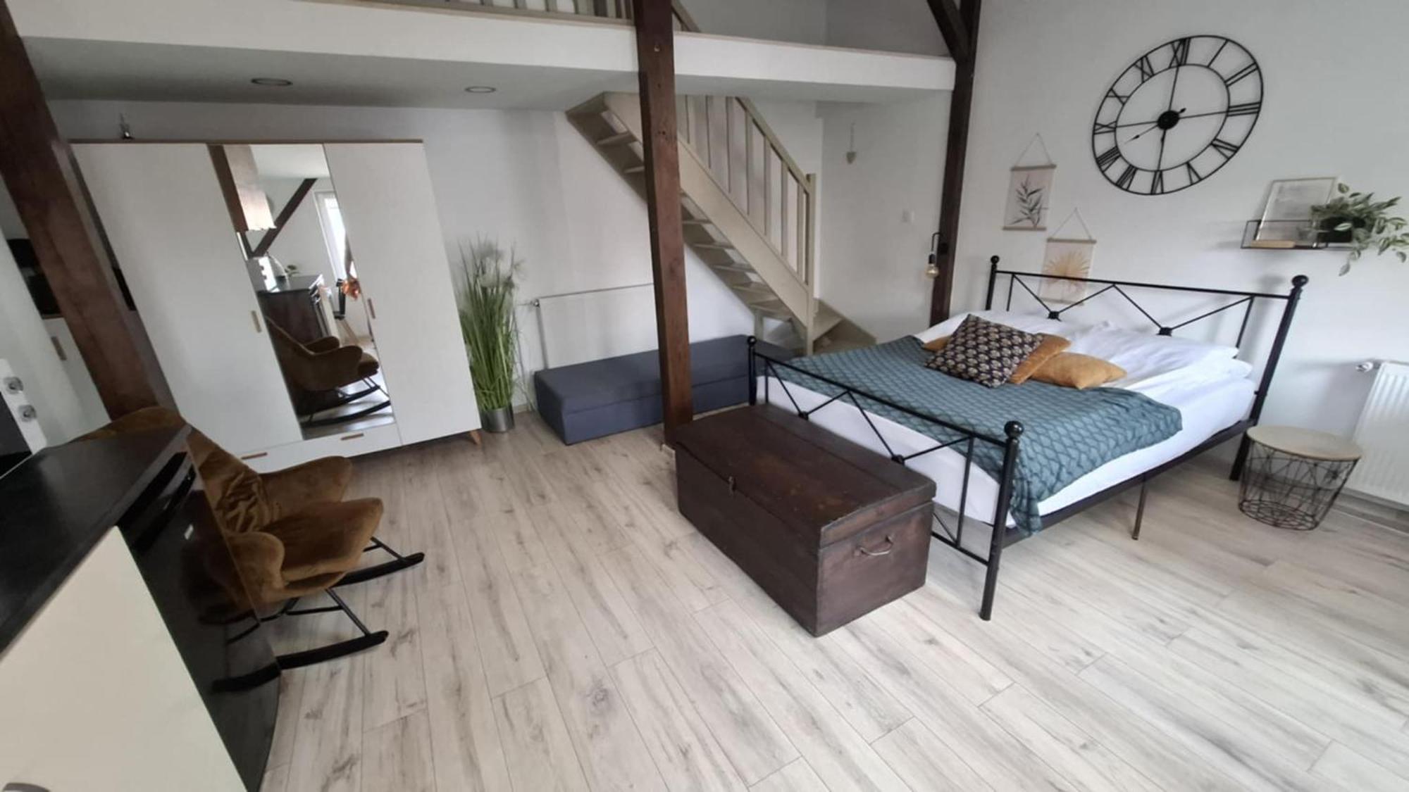 Attic Room Ełk Exteriör bild